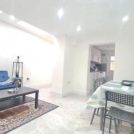 Cosy Single Room In Manor Park Londra Esterno foto