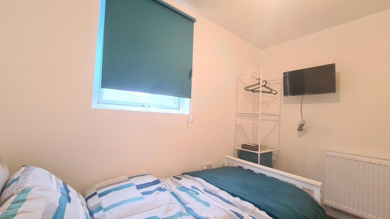Cosy Single Room In Manor Park Londra Esterno foto