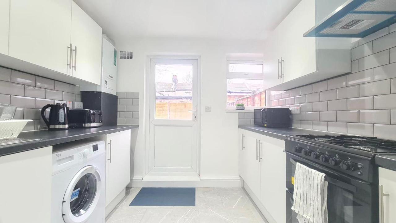 Cosy Single Room In Manor Park Londra Esterno foto